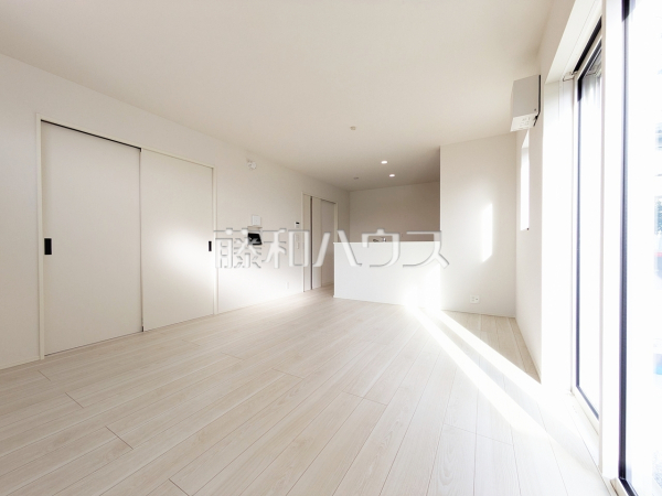 リビング 【志木市中宗岡3丁目】 リビング 【志木市中宗岡3丁目】