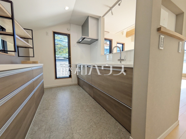 リビング 【世田谷区上祖師谷2丁目】 リビング 【世田谷区上祖師谷2丁目】