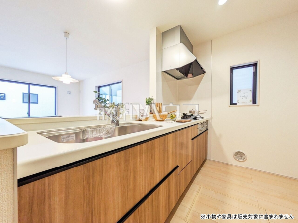 2号棟 キッチン 【富士見市渡戸1丁目】 見学はしたいけど、なかなか時間が取れない・・・そんな方に出勤前や仕事終わりにマイホームを見学できるサポートをいたします。 2号棟 キッチン 【富士見市渡戸1丁目】 見学はしたいけど、なかなか時間が取れない・・・そんな方に出勤前や仕事終わりにマイホームを見学できるサポートをいたします。