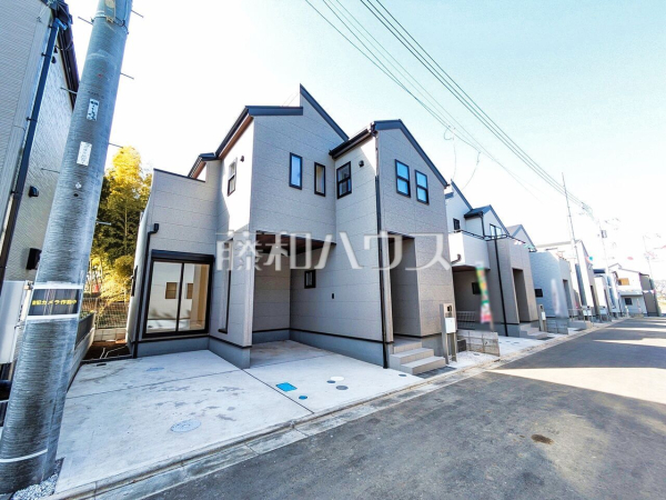 現場風景【富士見市渡戸1丁目】 堂々完成、いつでもご内覧いただけます!ぜひ実物をご覧いただきたく思います。喜んでご案内いたしますのでお気軽にお問合せ下さい。 現場風景【富士見市渡戸1丁目】 堂々完成、いつでもご内覧いただけます!ぜひ実物をご覧いただきたく思います。喜んでご案内いたしますのでお気軽にお問合せ下さい。