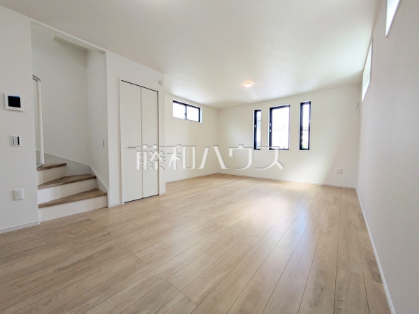 リビング 【名古屋市北区上飯田南町3丁目】 リビング 【名古屋市北区上飯田南町3丁目】