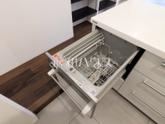 食洗機 【ニューミタカマンション】まとめ洗いができ、乾燥まで行ってくれる食器洗い乾燥機で食事の後片付けが楽になります。 食洗機 【ニューミタカマンション】まとめ洗いができ、乾燥まで行ってくれる食器洗い乾燥機で食事の後片付けが楽になります。