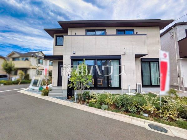 1号棟 外観 【東久留米市南沢4丁目】 堂々完成、いつでもご内覧いただけます!ぜひ実物をご覧いただきたく思います。喜んでご案内いたしますのでお気軽にお問合せ下さい。 1号棟 外観 【東久留米市南沢4丁目】 堂々完成、いつでもご内覧いただけます!ぜひ実物をご覧いただきたく思います。喜んでご案内いたしますのでお気軽にお問合せ下さい。