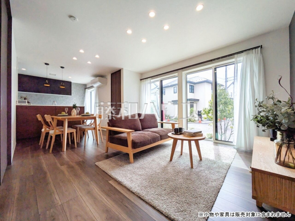 1号棟 採光溢れるリビングで、家族団らんのひと時をお過ごし下さい。 【東久留米市南沢4丁目】 1号棟 採光溢れるリビングで、家族団らんのひと時をお過ごし下さい。 【東久留米市南沢4丁目】