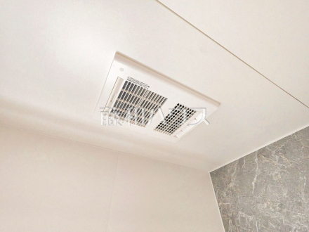 浴室乾燥機(浴室内上部) 雨の日の強い味方!浴室換気乾燥機付きユニットバスで洗濯物が乾かせます。
/撮影日2026/01/16