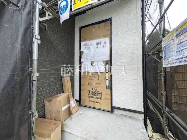 1号棟 玄関 【東村山市青葉町3丁目】 1号棟 玄関 【東村山市青葉町3丁目】