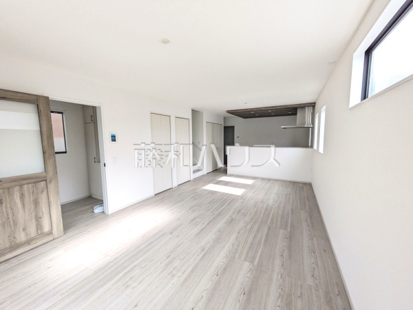 1号棟 リビング 【福岡市城南区友丘6丁目】 1号棟 リビング 【福岡市城南区友丘6丁目】