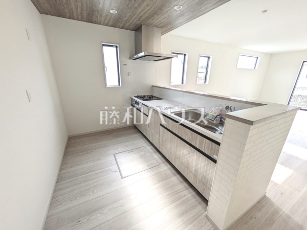 1号棟 キッチン 【福岡市城南区友丘6丁目】 1号棟 キッチン 【福岡市城南区友丘6丁目】