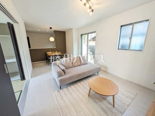 2号棟 リビング 【福岡市城南区友丘6丁目】 2号棟 リビング 【福岡市城南区友丘6丁目】