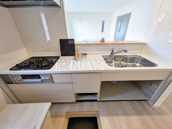 2号棟 キッチン 【八王子市大楽寺町】ぜひ実物をご覧いただきたく思います。喜んでご案内いたしますのでお気軽にお問合せ下さい。 2号棟 キッチン 【八王子市大楽寺町】ぜひ実物をご覧いただきたく思います。喜んでご案内いたしますのでお気軽にお問合せ下さい。