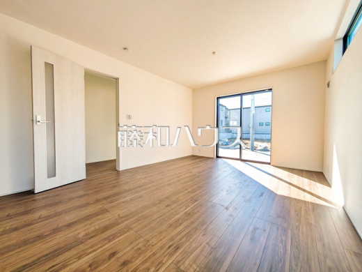 4号棟 リビング 【清瀬市下宿2丁目】いつでもご内覧いただけます!ぜひ実物をご覧いただきたく思います。喜んでご案内いたしますのでお気軽にお問合せ下さい。