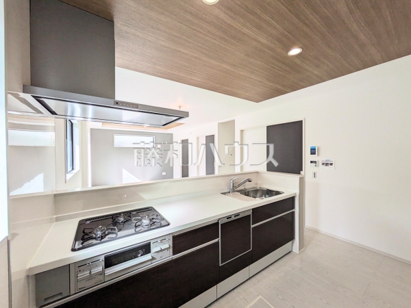 3号棟 キッチン 【国分寺市戸倉1丁目】 3号棟 キッチン 【国分寺市戸倉1丁目】
