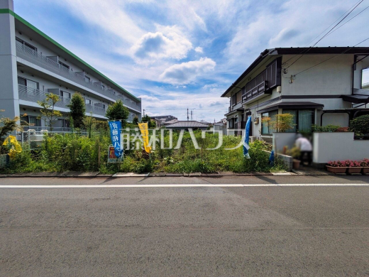 現場風景 【日野市多摩平3丁目】 周辺環境はもちろん、日当たりや設備仕様など、実際に行ってみないと分からないことも多くございます。営業担当がご案内いたしますので、お気軽にお問い合わせください。