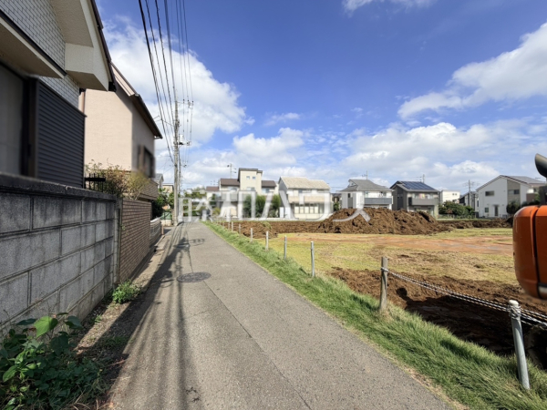 接道状況および現場風景 【西東京市泉町3丁目】 接道状況および現場風景 【西東京市泉町3丁目】