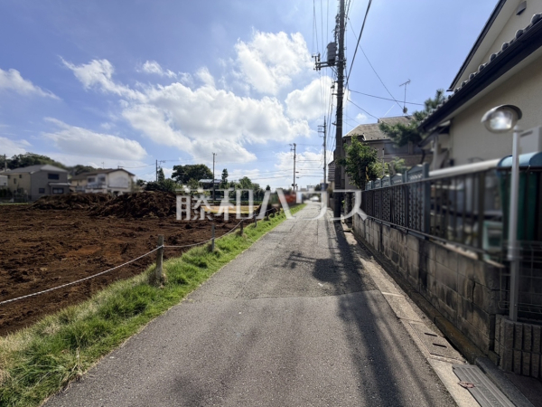 接道状況および現場風景 【西東京市泉町3丁目】 接道状況および現場風景 【西東京市泉町3丁目】
