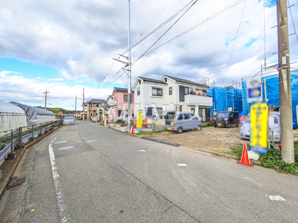 接道状況および現場風景 【東大和市芋窪4丁目】 接道状況および現場風景 【東大和市芋窪4丁目】