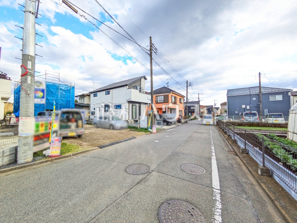 接道状況および現場風景 【東大和市芋窪4丁目】 接道状況および現場風景 【東大和市芋窪4丁目】