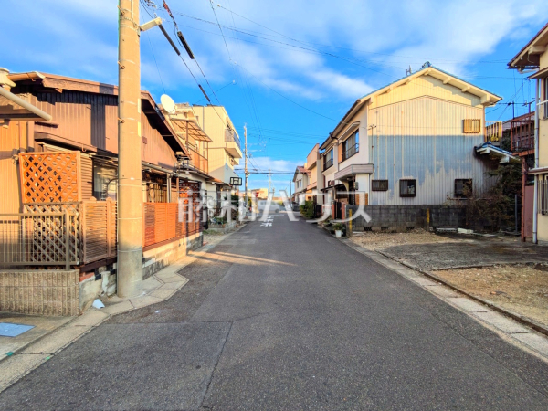 接道状況および現場風景(現況:古屋有) 【春日井市南花長町】 接道状況および現場風景(現況:古屋有) 【春日井市南花長町】