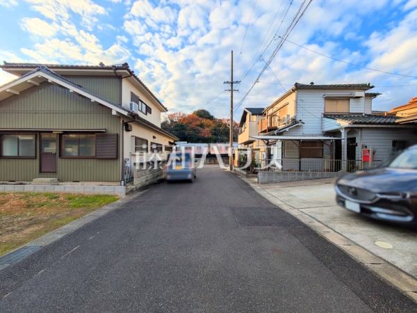 接道状況および現場風景(現況:古屋有) 【春日井市南花長町】 接道状況および現場風景(現況:古屋有) 【春日井市南花長町】