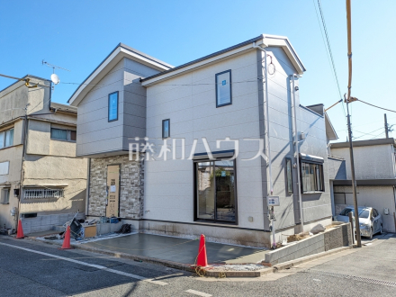 足場が外れて実際の外観が見えてきました。完成までもう少しです。 【練馬区南大泉6丁目】/撮影日2026/01/22