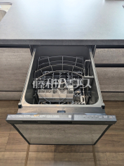 2号棟 食器洗浄乾燥機 【八王子市清川町】後片付けの救世主! 食洗機付きシステムキッチン
2号棟 食器洗浄乾燥機 【八王子市清川町】後片付けの救世主! 食洗機付きシステムキッチン