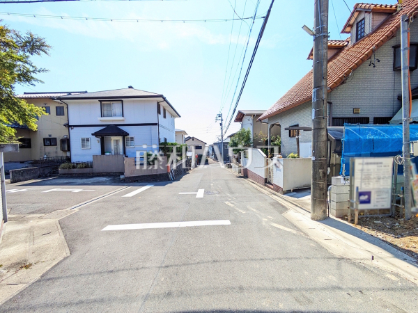 接道状況および現場風景 【小牧市小松寺1丁目】 接道状況および現場風景 【小牧市小松寺1丁目】
