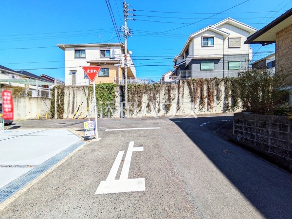 接道状況および現場風景 【春日井市高森台4丁目】 接道状況および現場風景 【春日井市高森台4丁目】