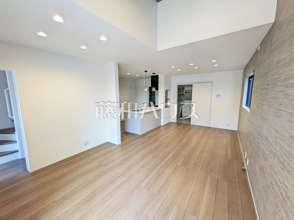 2号棟 リビング 【小牧市小牧1丁目】 2号棟 リビング 【小牧市小牧1丁目】