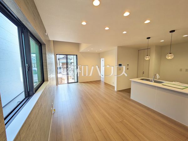 2号棟 リビング 【小牧市小牧1丁目】 2号棟 リビング 【小牧市小牧1丁目】