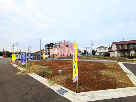 ≪現地外観≫周囲に高い建物のないエリアのため、空が大きく感じます。【府中市日新町5丁目】/撮影日2025/10/03