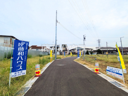 ≪接道状況≫開発分譲地ですので、新設された美しい道路が敷かれています♪【府中市日新町5丁目】/撮影日2025/10/03