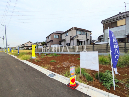 ≪現地外観≫周辺は落ち着いた雰囲気の住宅地です。小さなお子様がいるご家庭も安心です。【府中市日新町5丁目】/撮影日2025/10/03