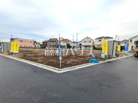 ≪G号棟 接道状況≫ご家族のコミュニケーションが広がるリビングイン階段のプラン♪【府中市日新町5丁目】/撮影日2025/10/24