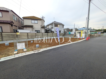 ≪I号棟 接道状況≫建物のプレゼンをさせていただきますので、実際の完成イメージを思い描いていただくことができます。お気軽にお問合せ下さい。 【府中市日新町5丁目】/撮影日2025/10/24