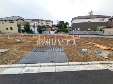 ≪L号棟 接道状況≫南向きバルコニーのプラン!洗濯物もよく乾きます♪【府中市日新町5丁目】/撮影日2025/10/24