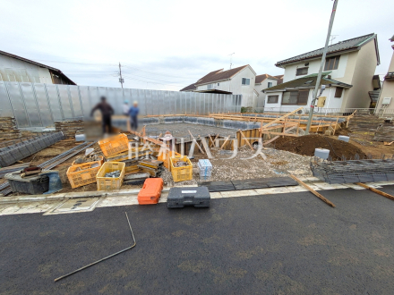 ≪R号棟 外観≫ 誠心誠意、建築中!物件の内部構造などは今しか見ることができません。是非ご見学のお問合せをお待ちしております! 【府中市日新町5丁目】/撮影日2025/10/24