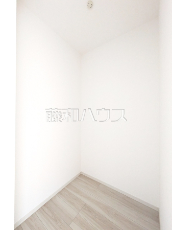 1号棟 ウォークインクローゼット 【八王子市廿里町】 1号棟 ウォークインクローゼット 【八王子市廿里町】