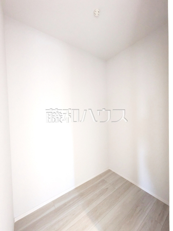 1号棟 ウォークインクローゼット 【八王子市廿里町】 1号棟 ウォークインクローゼット 【八王子市廿里町】