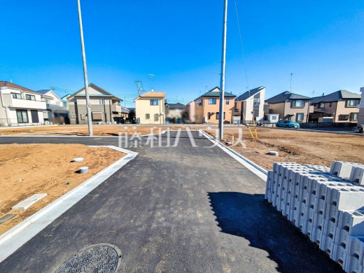 現場風景 【東大和市狭山4丁目】 見学はしたいけど、なかなか時間が取れない・・・そんな方に出勤前や仕事終わりにマイホームを見学できるサポートをいたします。