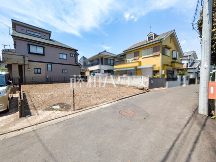 接道状況および現場風景 【東久留米市氷川台2丁目】 物件の事、諸費用の事など、小さな疑問もお気軽にご連絡・ご相談下さい。 /撮影日2025/08/04