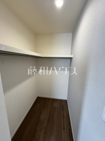 1号棟 ウォークインクローゼット 【沖縄市南桃原4丁目】 1号棟 ウォークインクローゼット 【沖縄市南桃原4丁目】