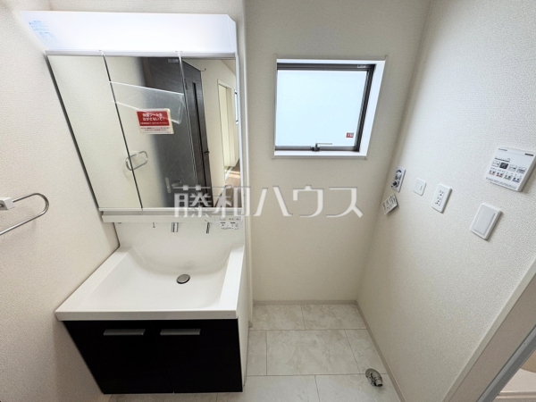 1号棟 洗面室 【沖縄市南桃原4丁目】 1号棟 洗面室 【沖縄市南桃原4丁目】