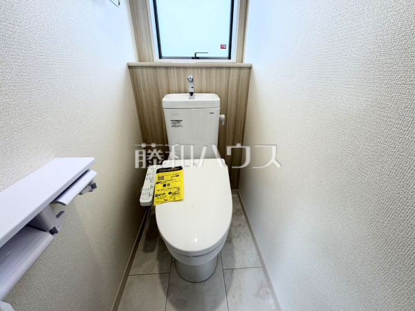 1号棟 トイレ 【沖縄市南桃原4丁目】 1号棟 トイレ 【沖縄市南桃原4丁目】