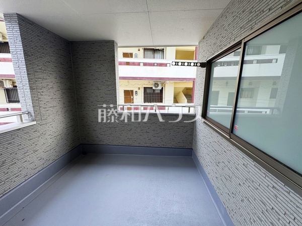 2号棟 バルコニー 【沖縄市南桃原4丁目】 2号棟 バルコニー 【沖縄市南桃原4丁目】
