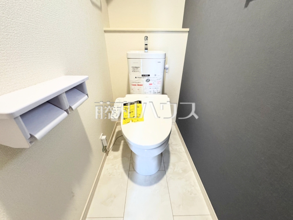 2号棟 トイレ 【沖縄市南桃原4丁目】 2号棟 トイレ 【沖縄市南桃原4丁目】