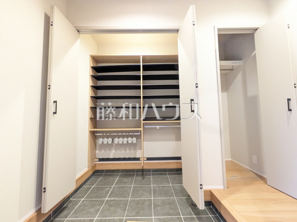 1号棟 玄関収納(収納オープン) 【名古屋市北区大杉3丁目】 1号棟 玄関収納(収納オープン) 【名古屋市北区大杉3丁目】