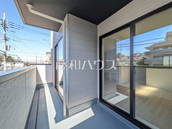 開放感あふれるバルコニーは用途多彩。ガーデニングや家庭菜園にも最適!(2Fバルコニー) 【和光市新倉2丁目】 開放感あふれるバルコニーは用途多彩。ガーデニングや家庭菜園にも最適!(2Fバルコニー) 【和光市新倉2丁目】