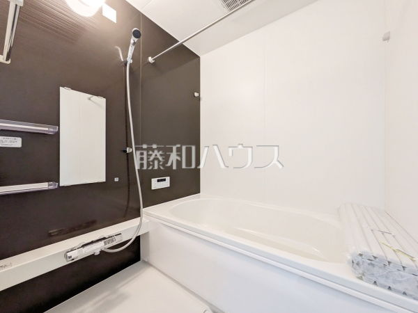 落ち着いた色合いで疲れたからだを癒す、贅沢なくつろぎ空間です。 【和光市新倉2丁目】 落ち着いた色合いで疲れたからだを癒す、贅沢なくつろぎ空間です。 【和光市新倉2丁目】