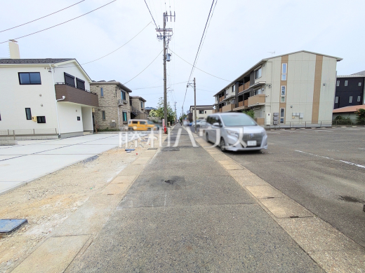 接道状況および現場風景 【春日井市八事町1丁目】