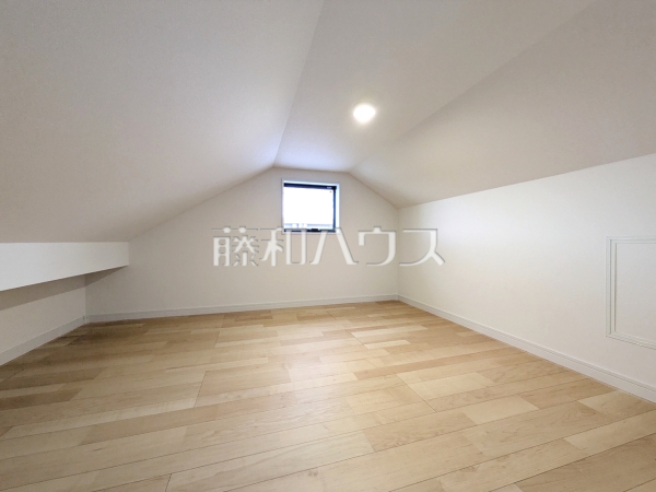 A号棟 小屋裏収納庫 【練馬区南田中5丁目】 A号棟 小屋裏収納庫 【練馬区南田中5丁目】